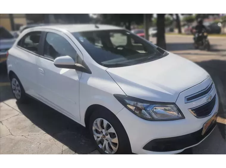 Chevrolet Onix Branco 6