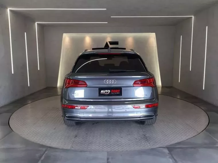 Audi Q5 Cinza 10