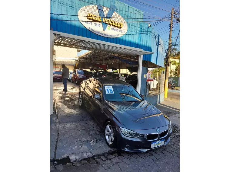 BMW 320i Cinza 14