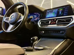 BMW 320i
