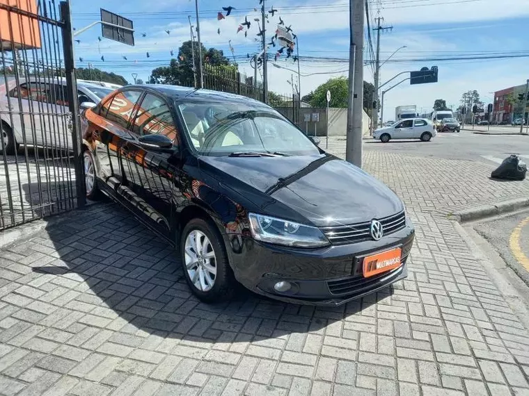 Volkswagen Jetta Preto 1