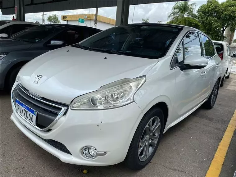 Peugeot 208 Branco 1