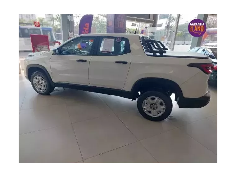 Fiat Toro Branco 4