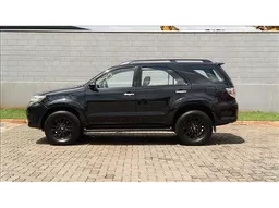 Toyota Hilux SW4