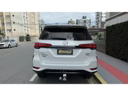 Toyota Hilux SW4