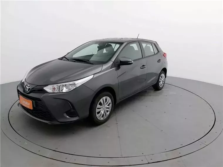 Toyota Yaris Cinza 16