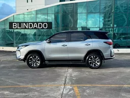 Toyota Hilux SW4