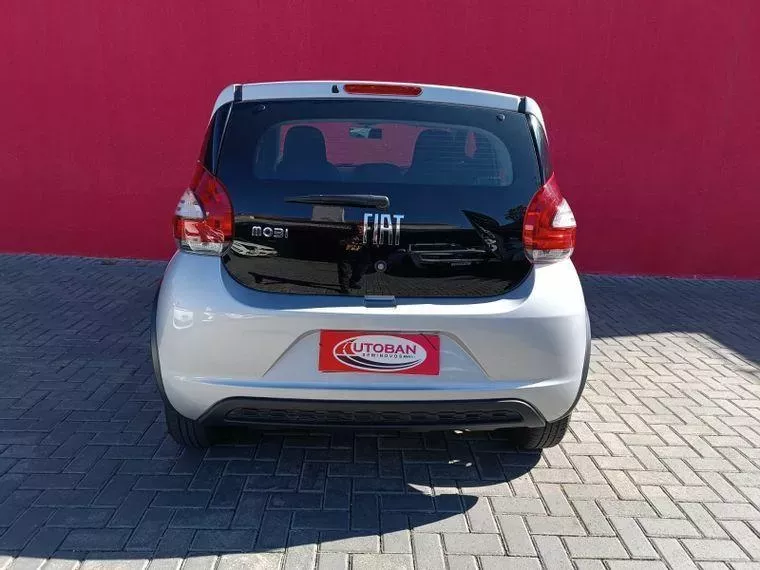 Fiat Mobi Prata 11