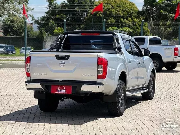 Nissan Frontier Prata 18