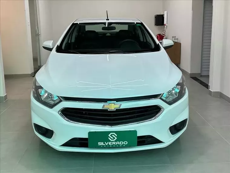 Chevrolet Prisma Branco 3