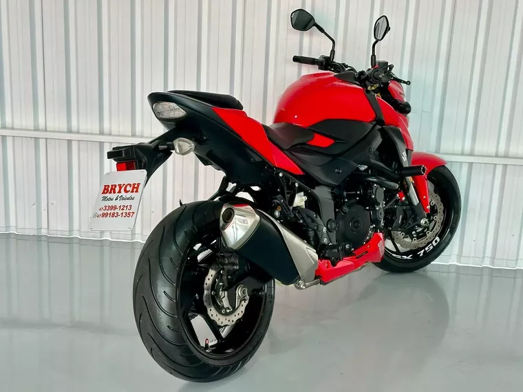 Suzuki GSX-S Vermelho 8