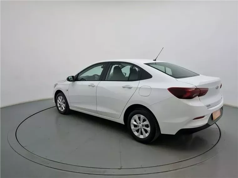 Chevrolet Onix Branco 7