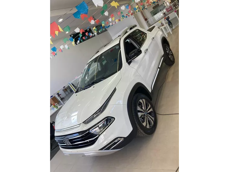 Fiat Toro Branco 1