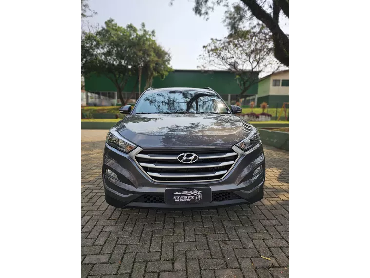 Hyundai Tucson Cinza 3