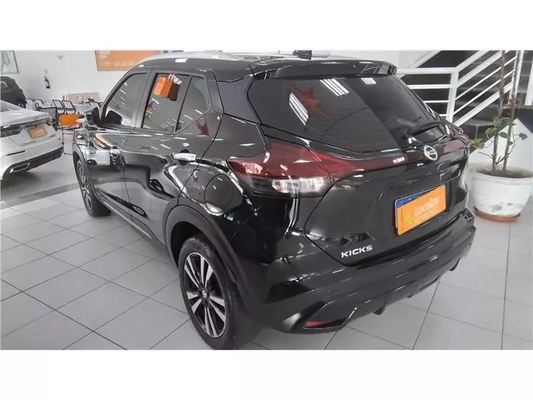 Nissan Kicks Preto 2