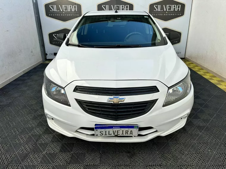 Chevrolet Onix Branco 2