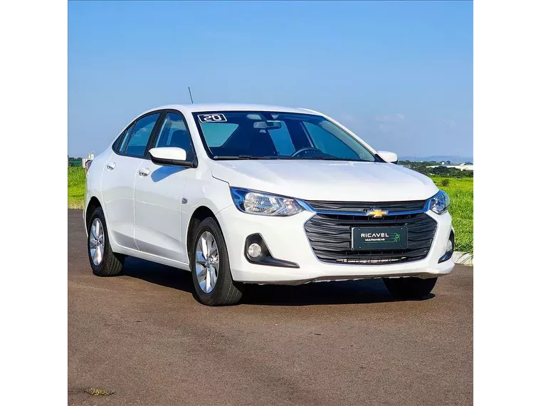 Chevrolet Onix Branco 7