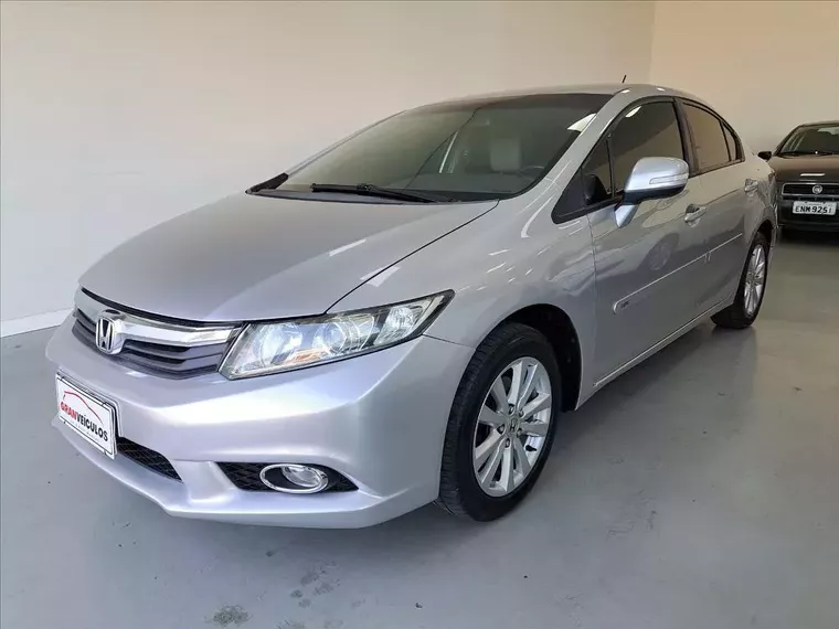 Honda Civic Prata 3