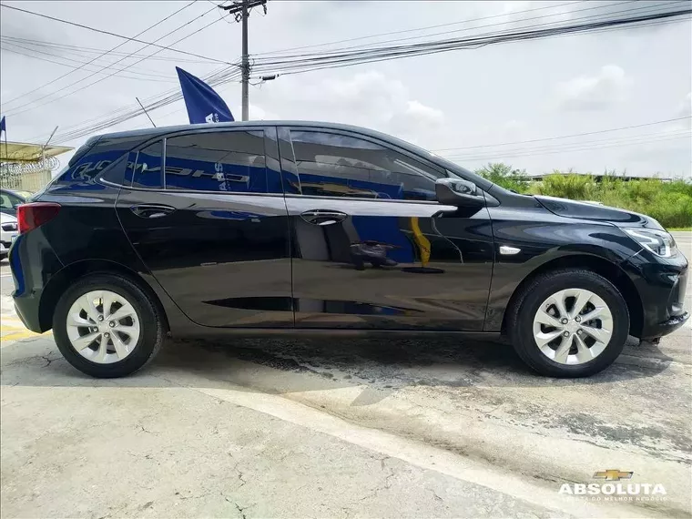 Chevrolet Onix Preto 12