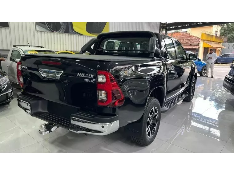 Toyota Hilux Preto 6