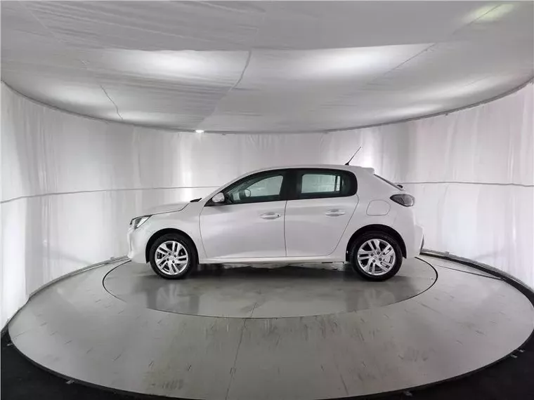 Peugeot 208 Branco 15