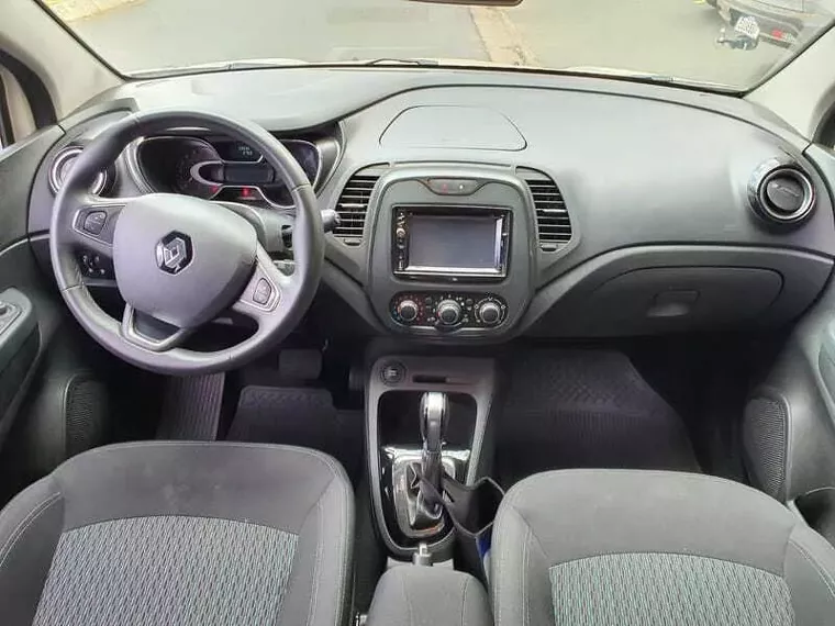 Renault Captur Bege 12