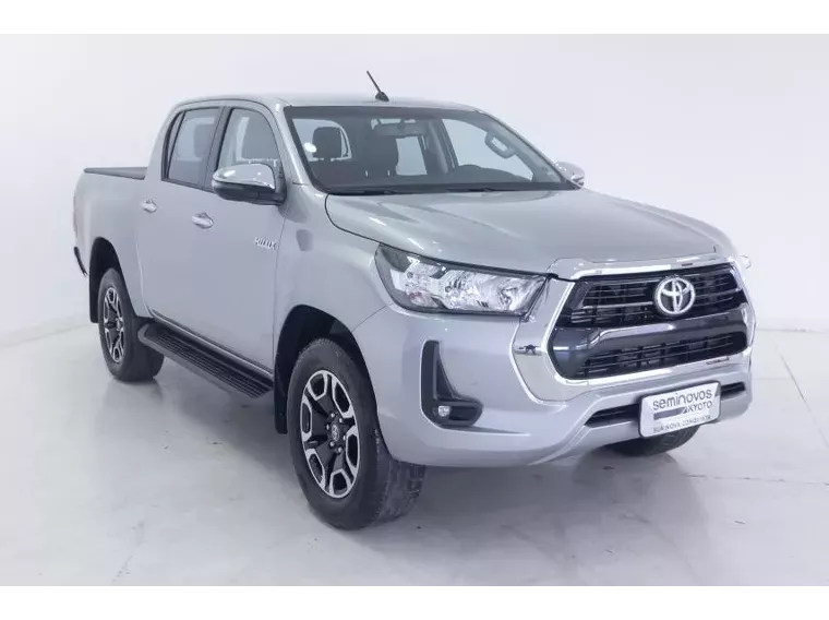 Toyota Hilux Prata 16