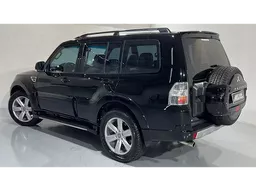Mitsubishi Pajero Full