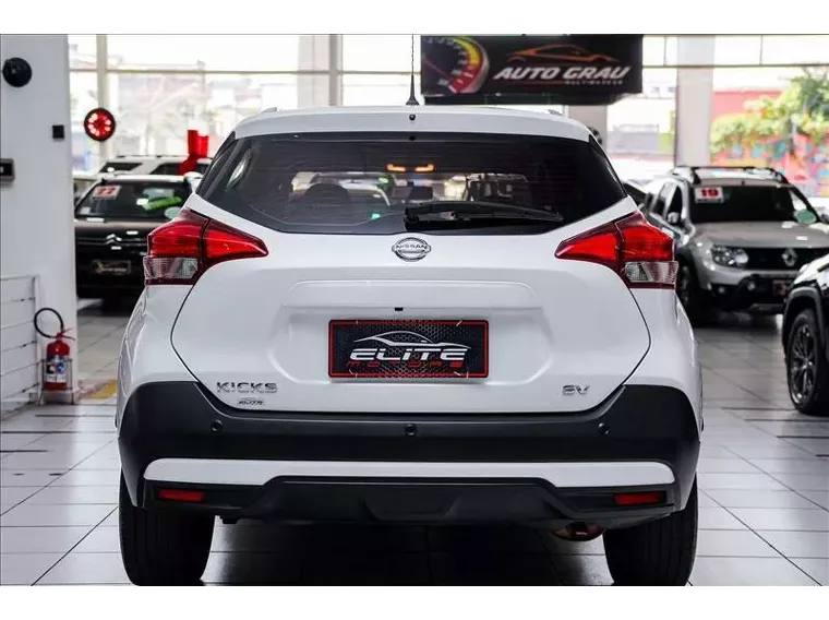 Nissan Kicks Branco 4