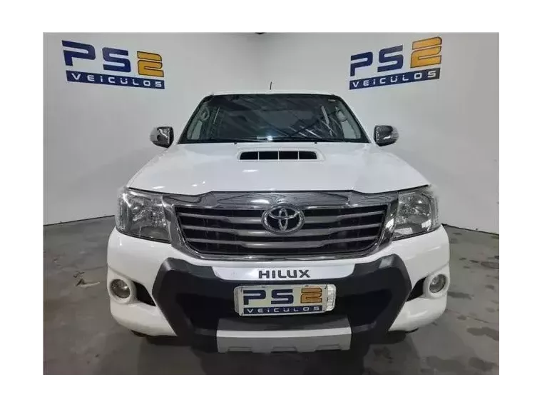 Toyota Hilux Branco 1