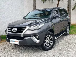 Toyota Hilux SW4