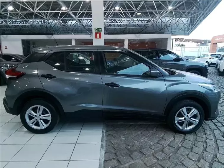 Nissan Kicks Cinza 5