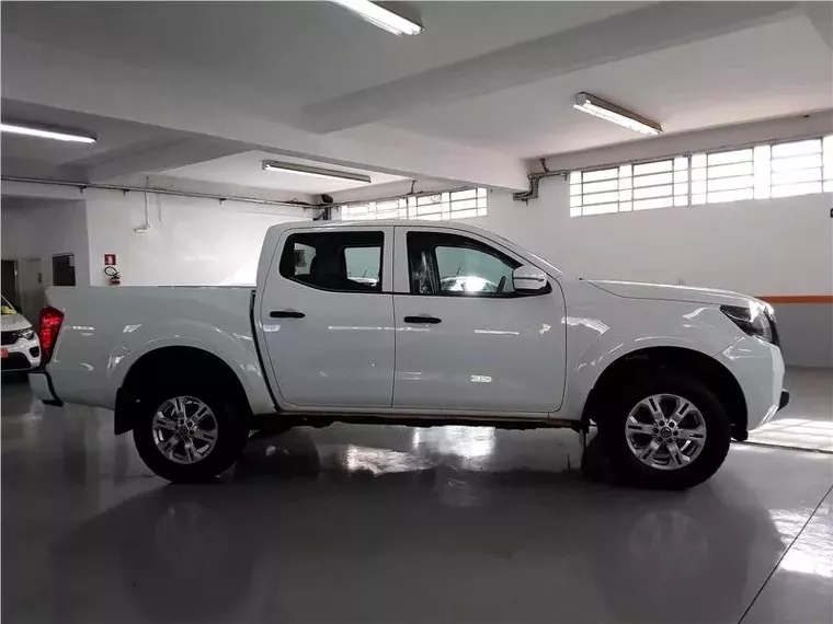 Nissan Frontier Branco 2