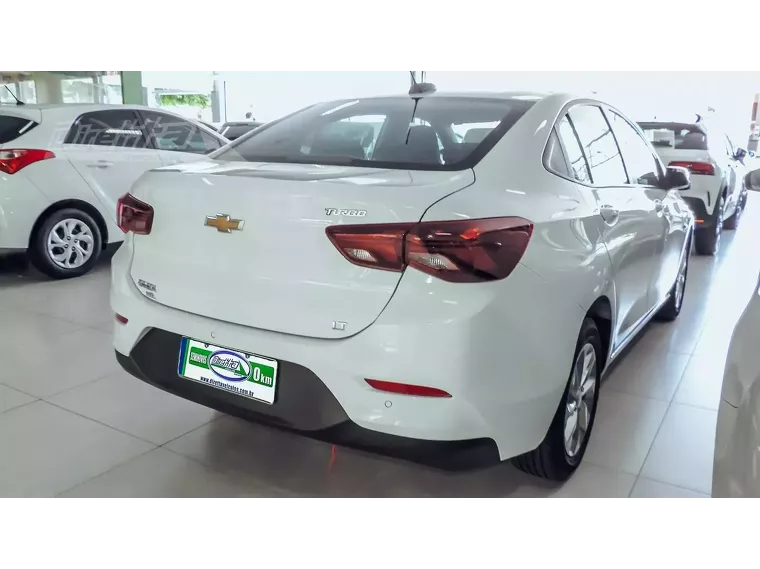 Chevrolet Onix Branco 3