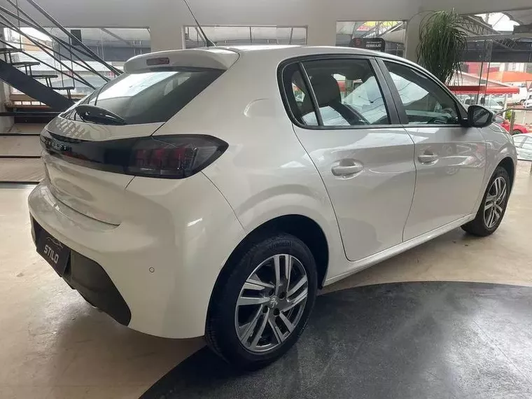 Peugeot 208 Branco 4