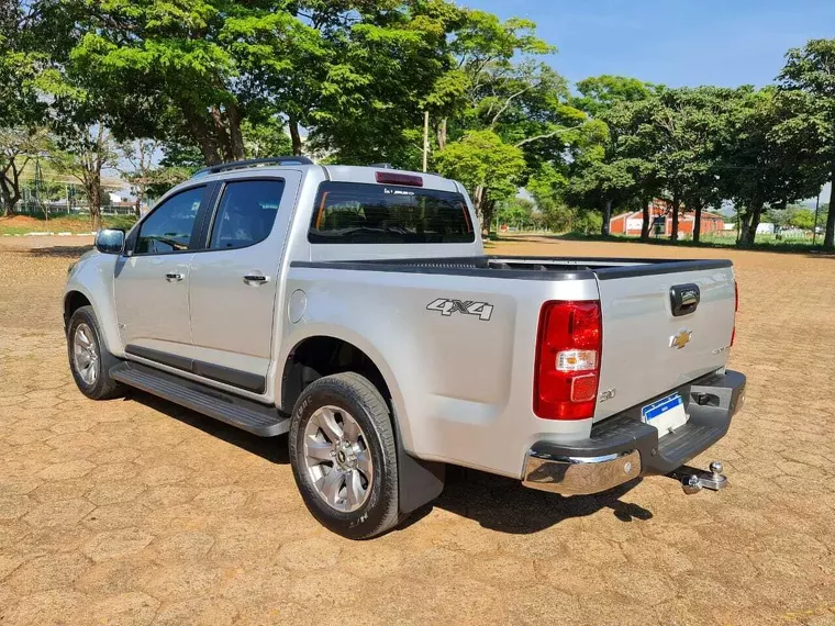 Chevrolet S10 Prata 16