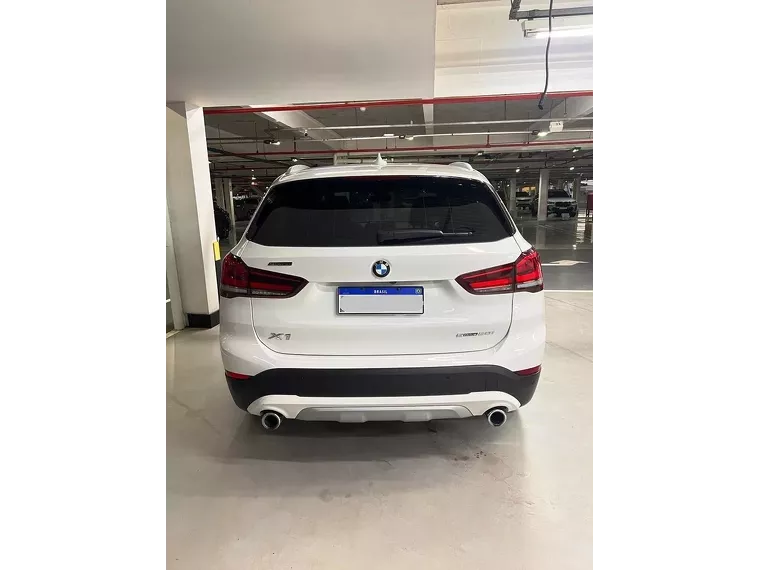 BMW X1 Branco 29