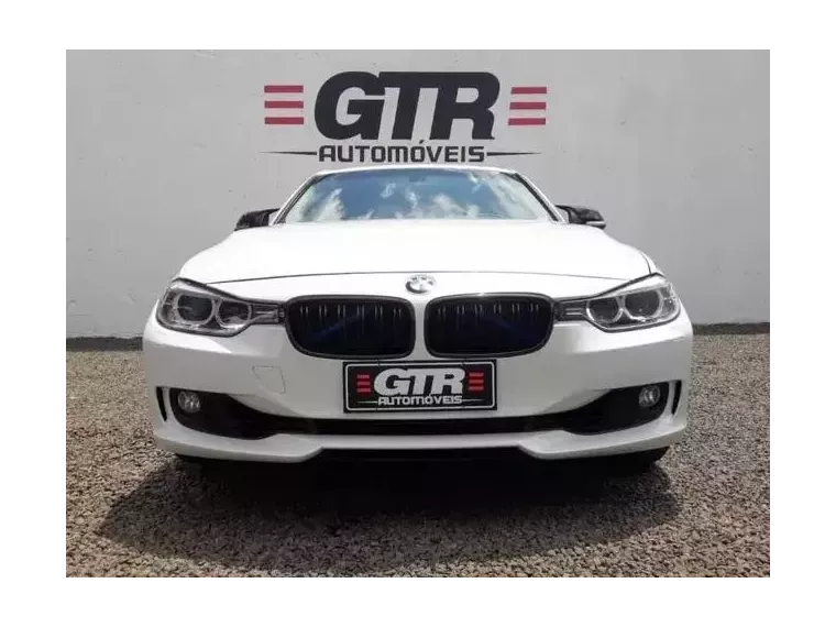 BMW 320i Branco 4