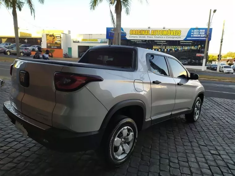 Fiat Toro Prata 4