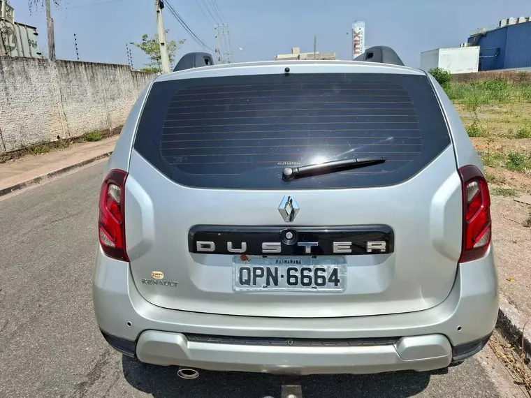 Renault Duster Prata 10