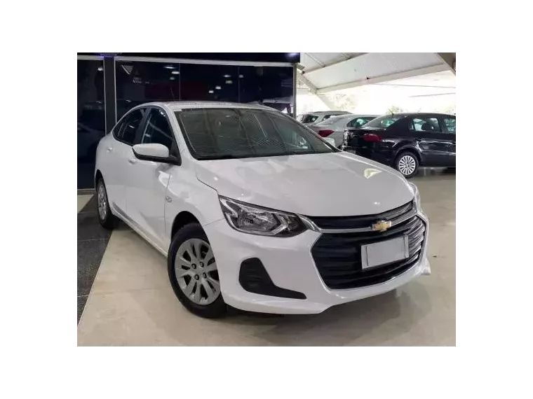 Chevrolet Onix Branco 3