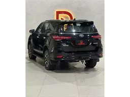 Toyota Hilux SW4