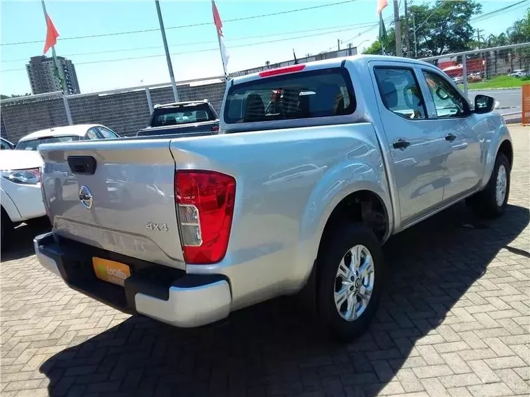 Nissan Frontier Prata 7