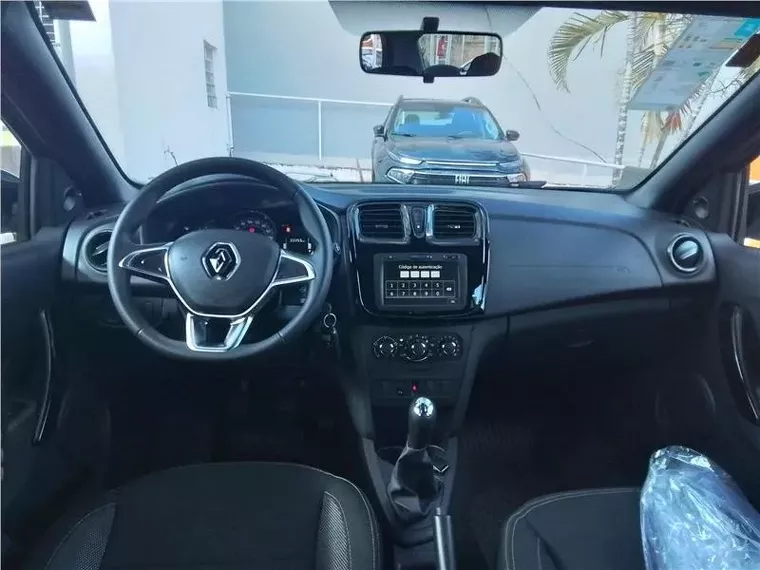 Renault Logan Prata 3