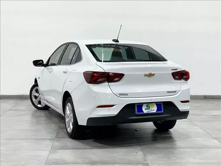 Chevrolet Onix Branco 7