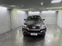 Toyota Hilux SW4