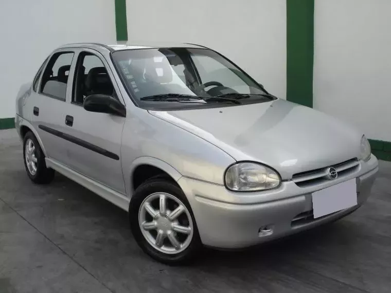 Chevrolet Corsa Prata 2