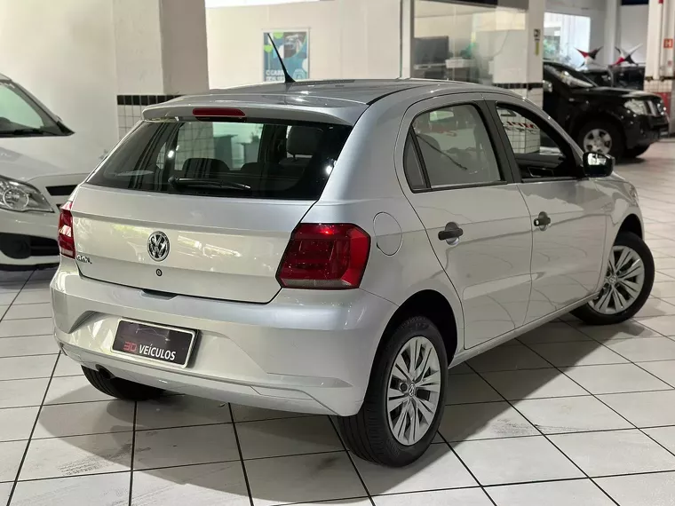 Volkswagen Gol Prata 11