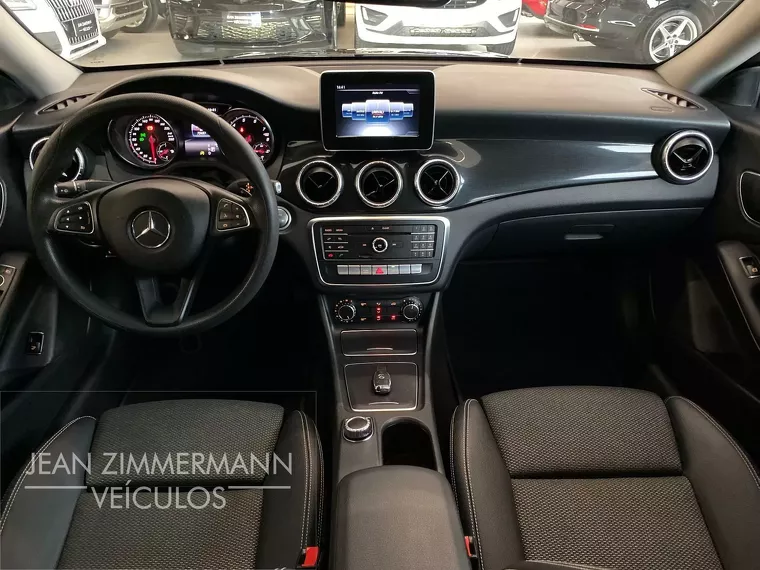 Mercedes-benz CLA 180 Preto 16