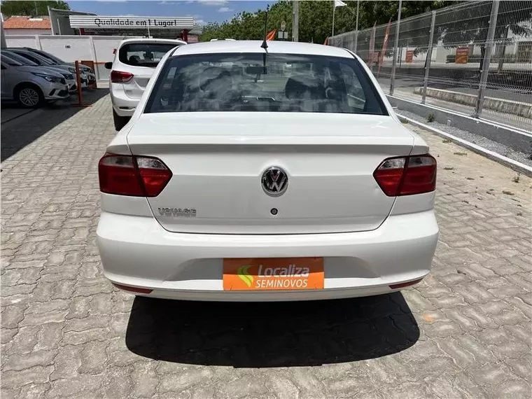 Volkswagen Voyage Branco 1